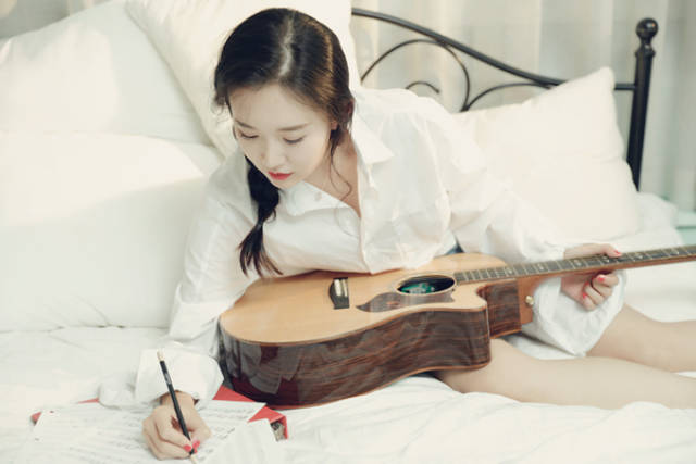 苏丹创作古风曲残花影灵动悦耳致敬那年花开月正圆