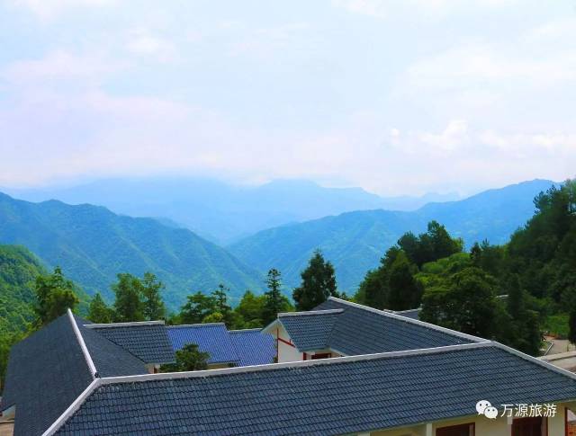 在位于万源市太平镇东南,距市中心10公里的牛卯坪村红宝山生态农业