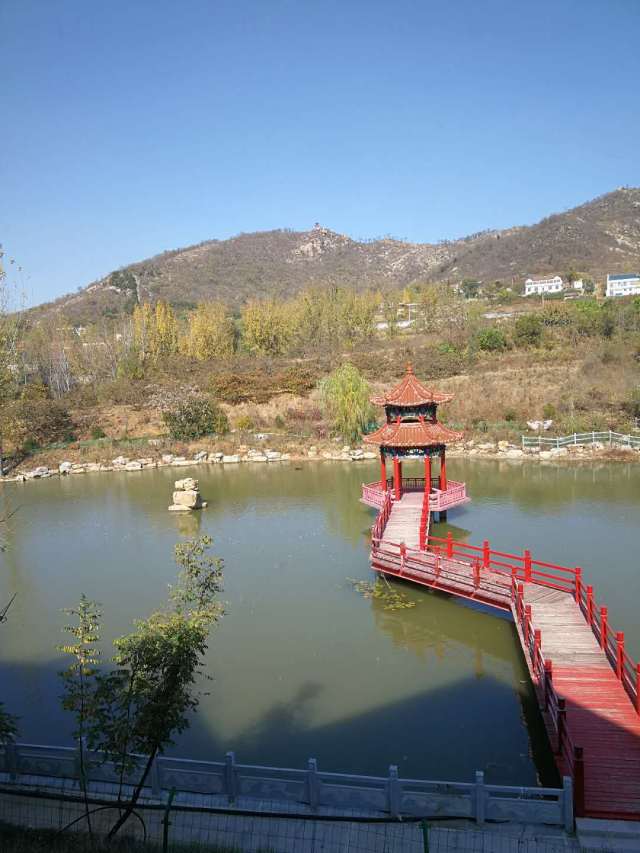 棋山风光,杏叶飞扬;温泉小镇,天鹅迎门;野战比赛,为你喝彩!