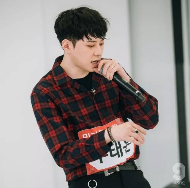 禹泰云曾因mnet《show me the money 5》成名.