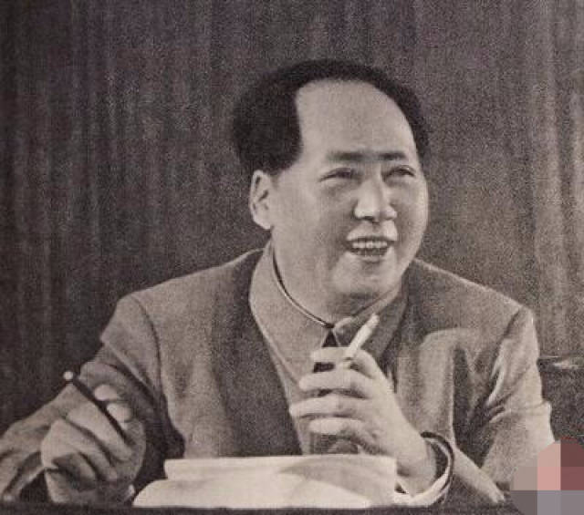 毛主席一生多次评价拿破仑,为何建国前与建国