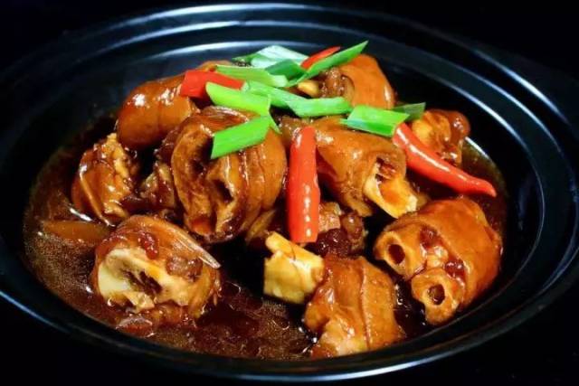 秘制羊蹄煲 48元/煲 秘制羊蹄煲 48元/煲 明虾68元/斤 竹节虾98元斤 