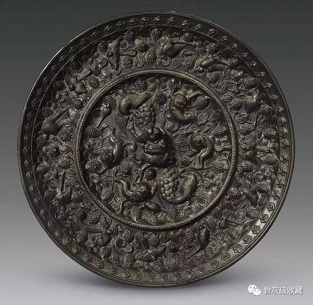 唐代的铜镜有什么特点，这一时期铜镜上有哪些美丽的花纹？_手机搜狐网