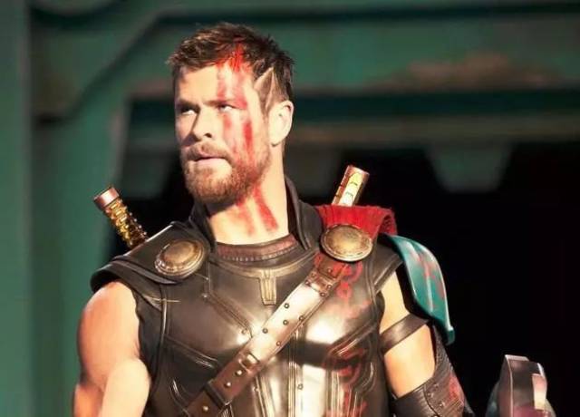 俨然是一位更粗狂,时髦值也暴涨的维京战士.