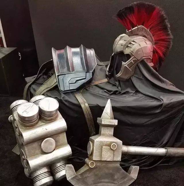 【热映中】《雷神3:诸神黄昏》 听说雷神的锤子被人捏碎了?眼见为实!