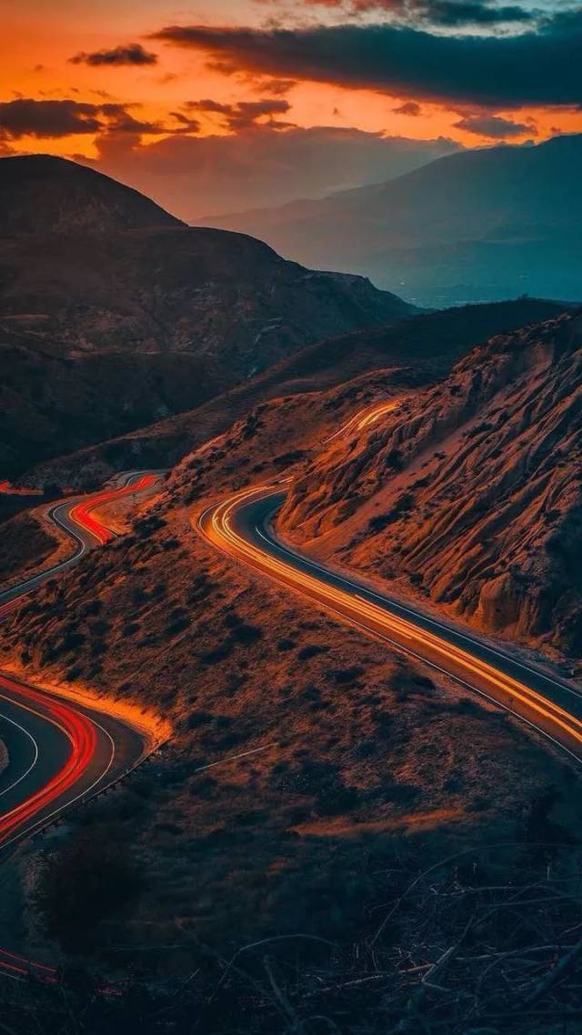 先来个话题互动吧|壁纸大公开～ "你们的手机屏保是什么样子?