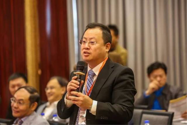 武汉大学中南医院苏新军教授,北京协和医院李宏军教授做专题讲座