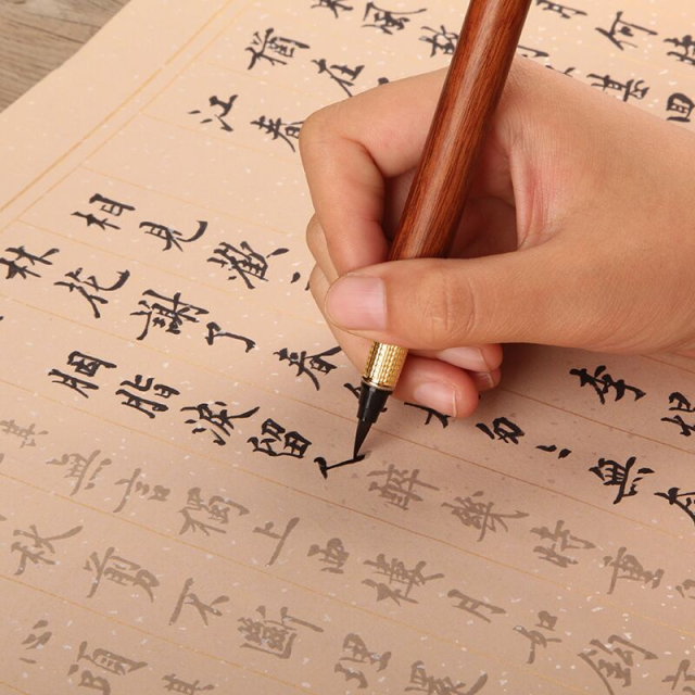 别再用传统毛笔了,当下流行这四款钢笔式毛笔,好用又不贵