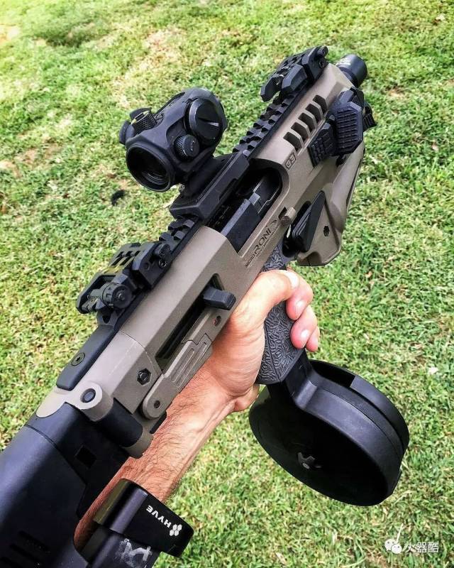 科技感爆棚caa公司microroni手枪卡宾转换套件