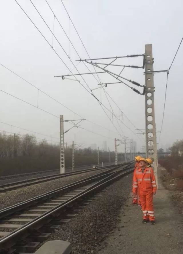 确保供电设备安全做好防寒过冬设备检查