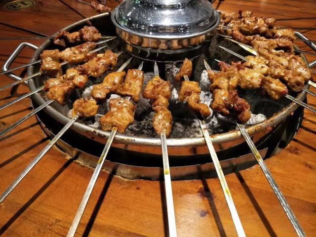 洞林湖人气第一的美食店,究竟有多厉害?有人自驾百里而来,店里都坐满