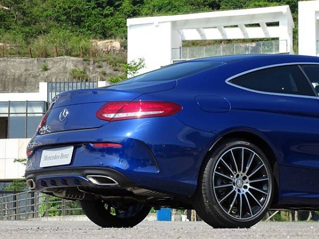 优雅梦想座驾 试驾梅赛德斯-奔驰c300轿跑车