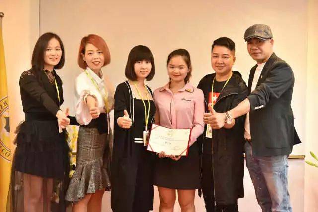 【百丝人】百丝(国际)服饰集团2017年11月份大晨会