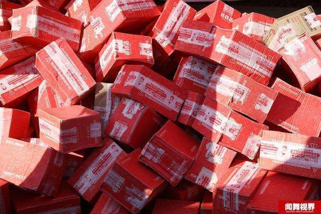 双十一临近农村庙会现大量无主快递 10元1件拆开后村民却说上当