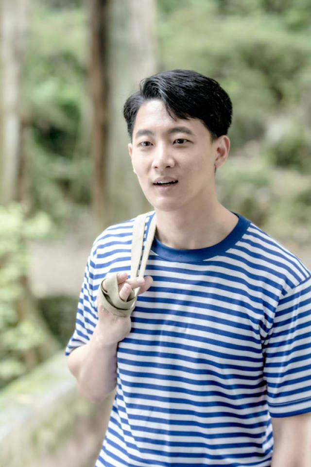 王放在片中饰演北京知识青年郭明华,在片中郭明华为了