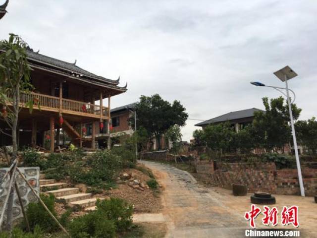 图为南宁市伶俐镇休闲农业景区