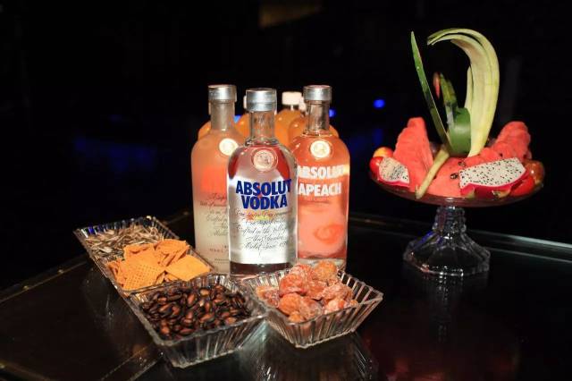 最美好的邂逅将会发生在这里! . ~.show time!