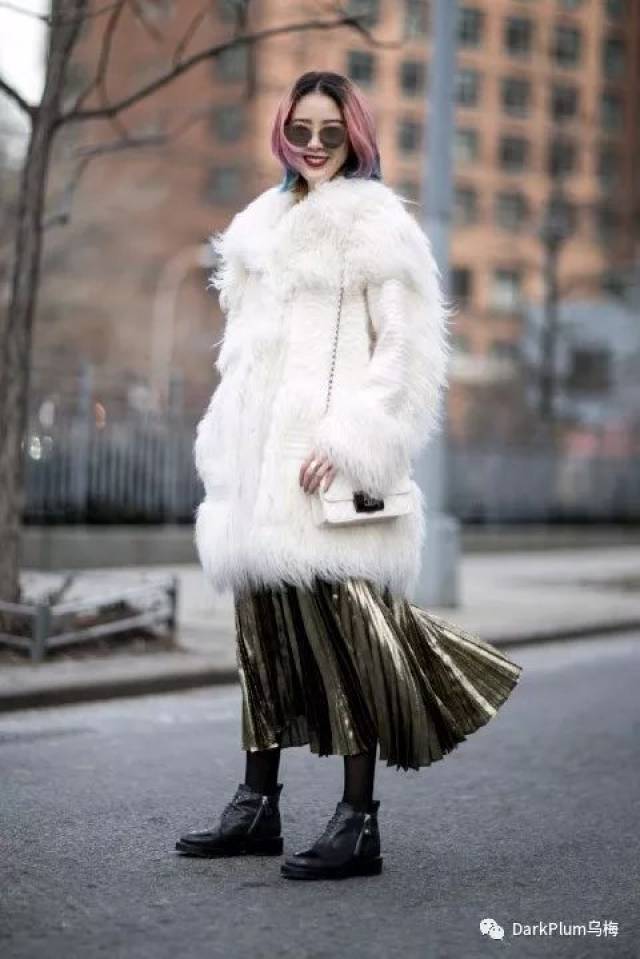 乌梅说穿搭 —— 在冬季把百褶裙穿出新风尚