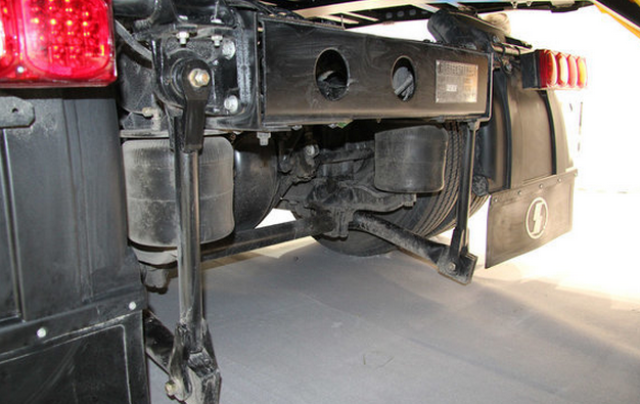 买车带气囊悬挂 多花一两万块值得吗?