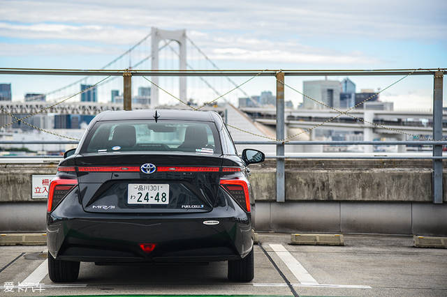 日本試駕豐田燃料電池車mirai