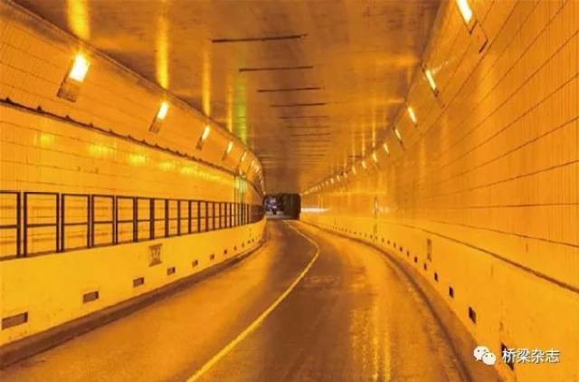 【国外】世界第一条矩形混凝土沉管隧道改造案例分析
