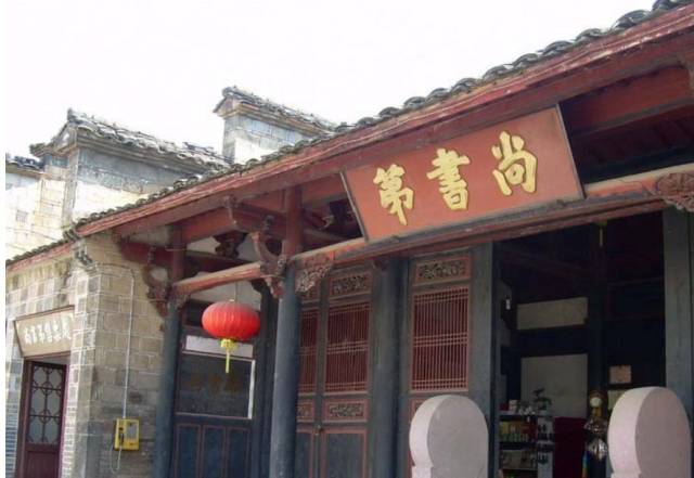 有连山,有归藏.有周易,三易详. 有典谟,有训诰.有誓命,书之奥.