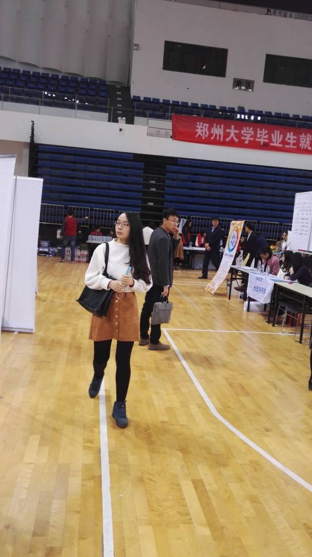 今天,毕业生在郑州大学找工作啦!她们想要什么样的工作?