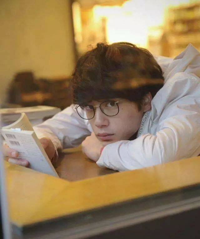 开门,霓虹国的老公来找你了