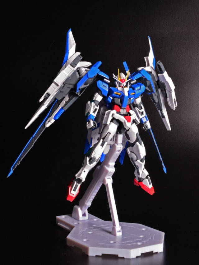 【小t官评】超豪华配件阵容!万代mg00 00raiser斩击强化模组详细评测