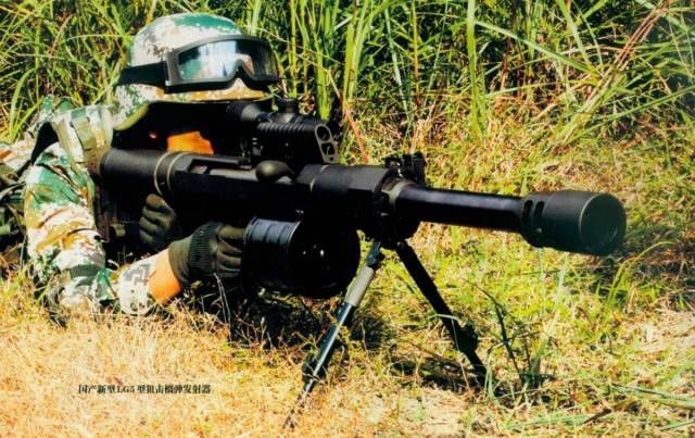 狙击枪和榴弹发射器的绝佳组合解放军lg5单兵榴弹发射器
