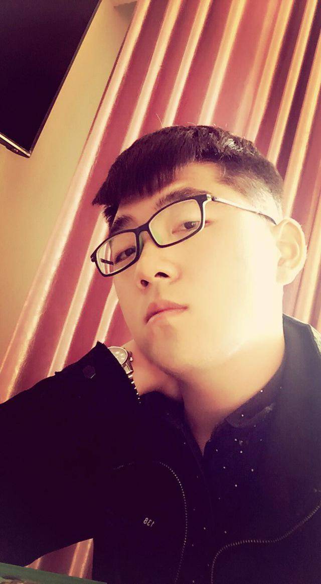 绝地求生辅助关于网络红人刘禹宁的成长经历