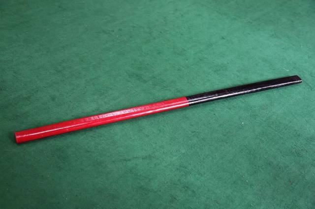 简单的几样道具 便可让人转换时空 置身于千变万化的场景之中 水火棍