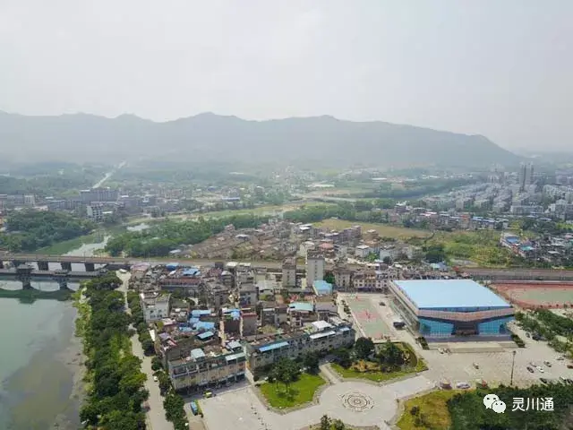 航拍灵川县城—山水中的美丽小城!