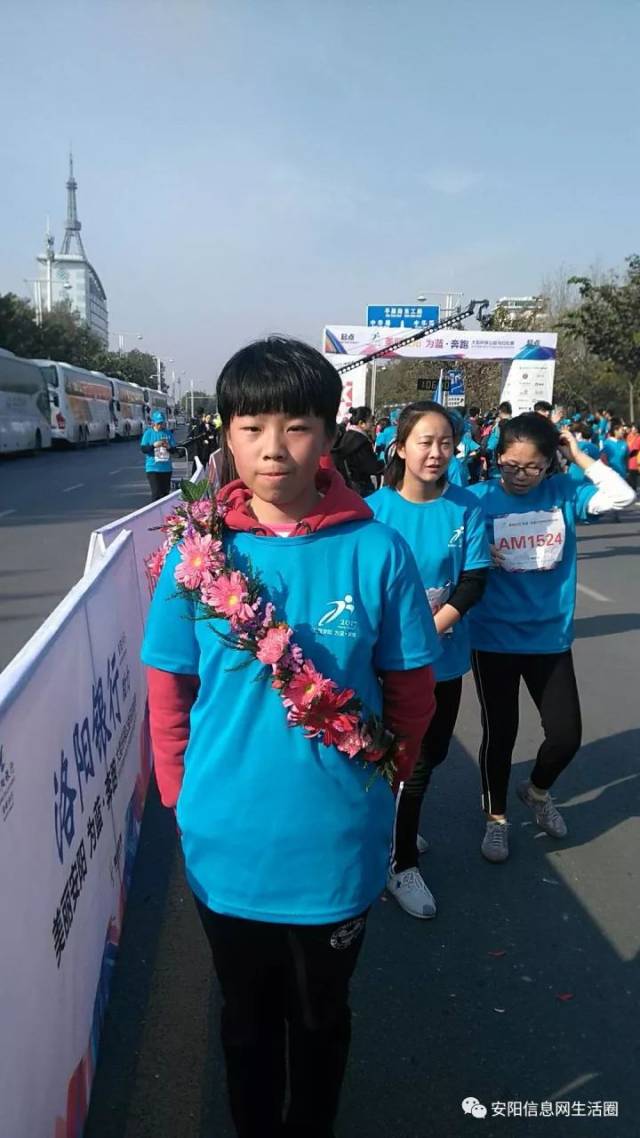 获得迷你女子组第二名的是安阳学院美术学院老师张琳玉