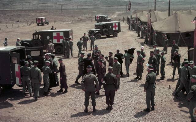 艾森豪威尔在竞选总统时许诺要尽快结束朝鲜战争,并且在当选后的1952