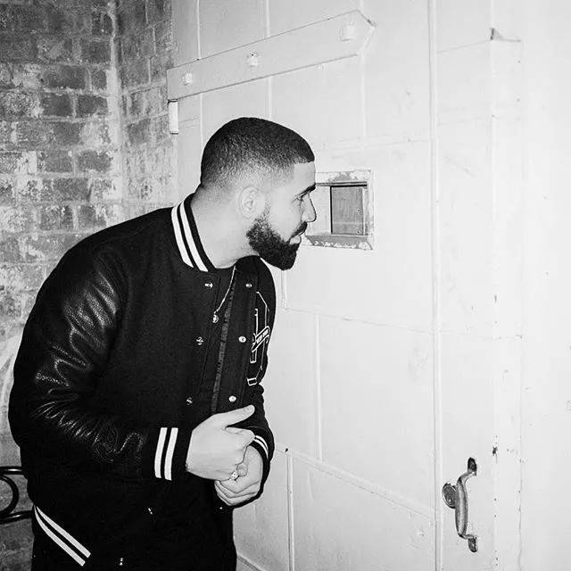 娱乐| 丁日与傻脸娜复合,盆栽哥却正努力试图赢回贝拉芳心._手机搜狐