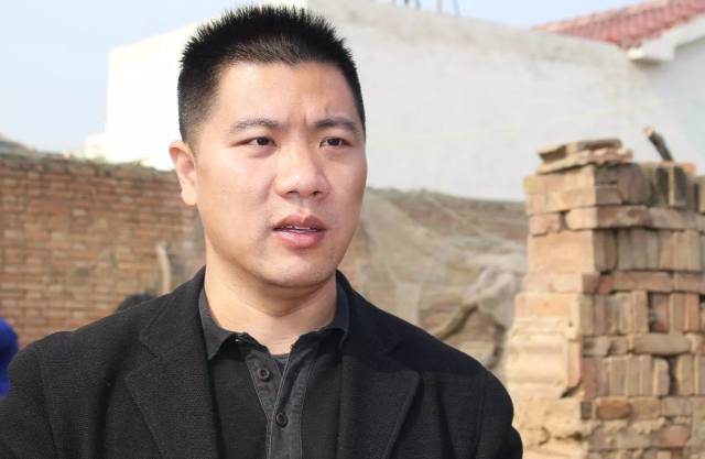 让左景欣慰的是90岁老母亲的新房建设也有了着落,这也是陈南平的"出手