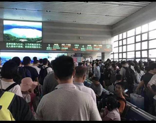 衡阳市警方破获一起全国最大高校单招舞弊案