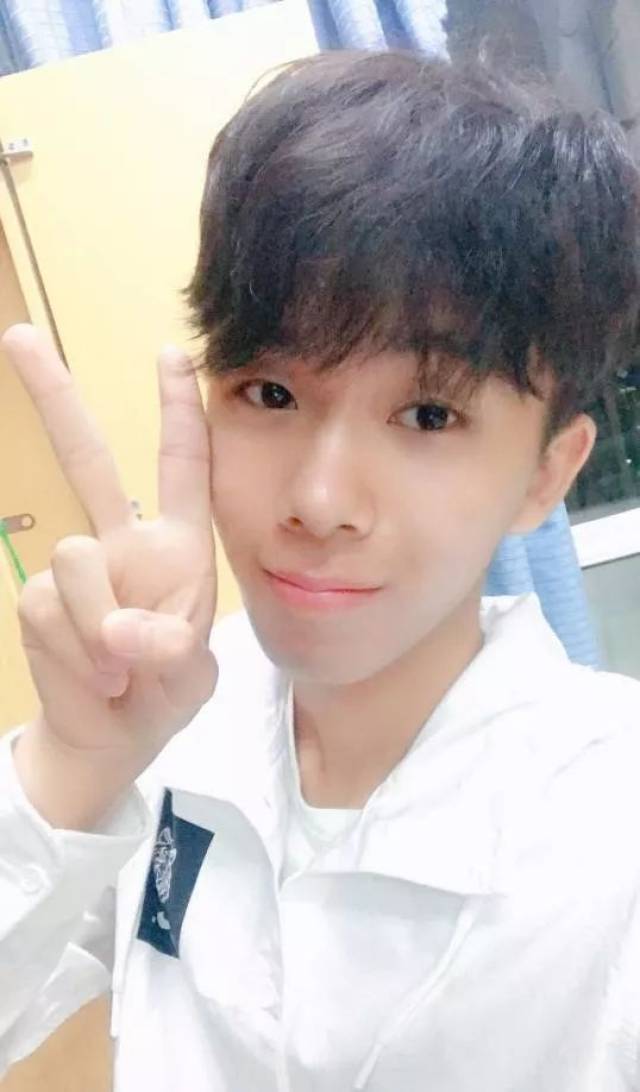 王博宇 就算爱也会变冷的, 可是现在抱的你是暖的.