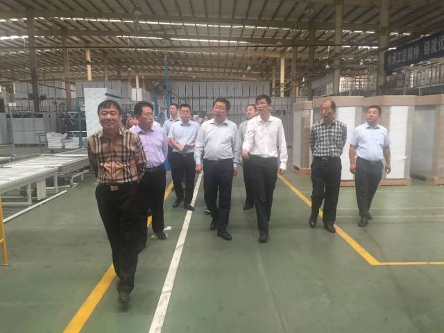 我会会长钟建民陪同唐山汉沽管理区党工委书记许焕庆一行赴广州参观