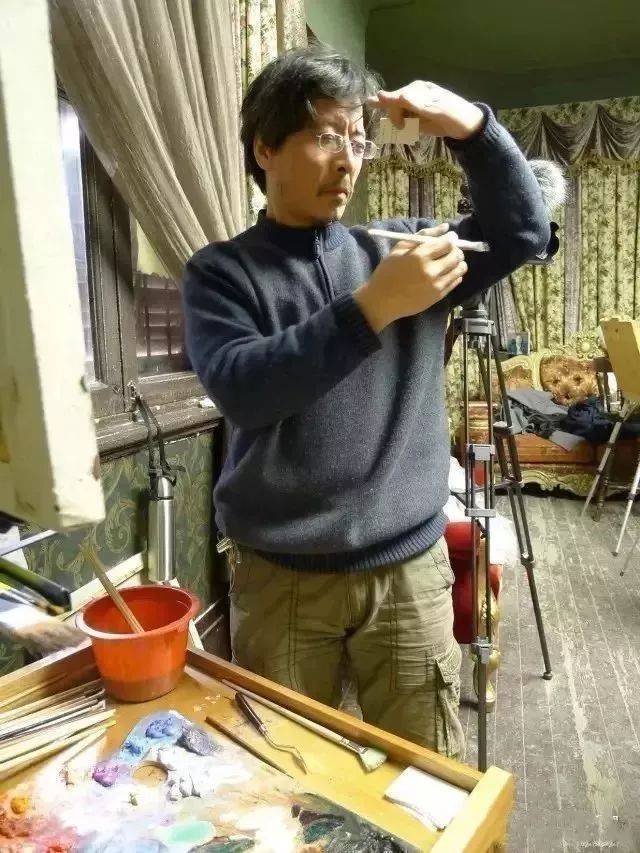 主义油画的领军人物, 也是中国当代超写实主义油画的最具代表性的画家