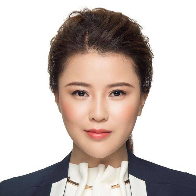 简单几步学会职场必备的职业妆,让白领在办公室更有气质