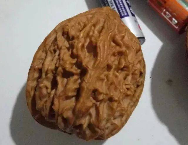 见鬼了！最近核桃开裂成常事，知道真相的我扎心了……