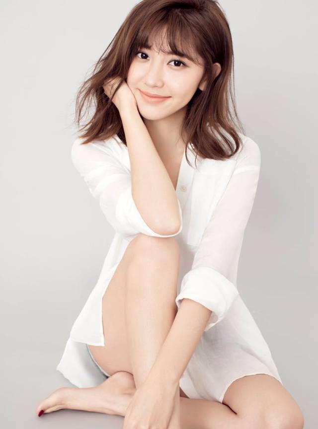 面若桃花秀而不媚唯美女神李梦颖