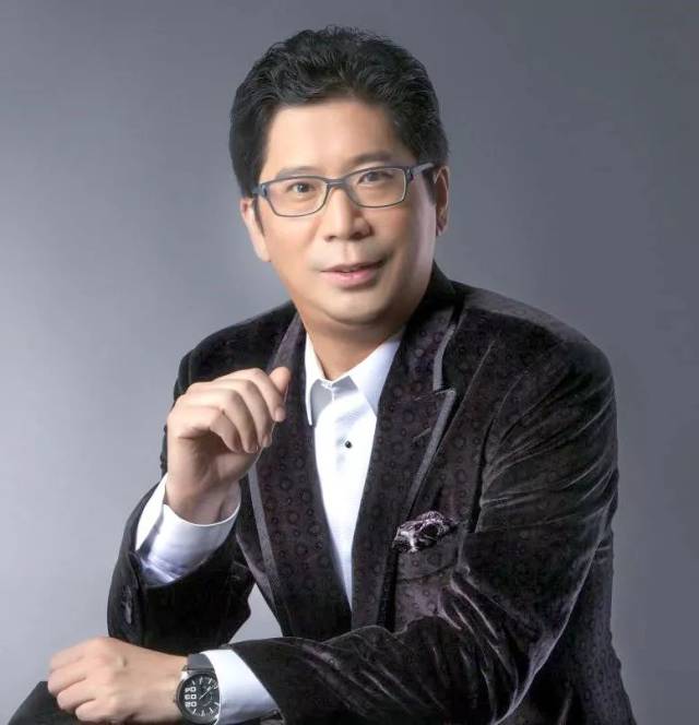 设计行业的第一家上市公司的董事长姜峰眼里面向未来的设计是怎样的?