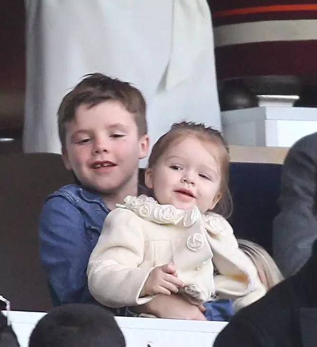 从小七的推车匠到小跟班,囧三克鲁兹才是十足的妹控