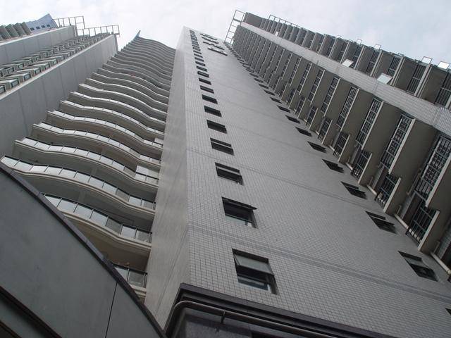 外檐大角 挺拔,顺直