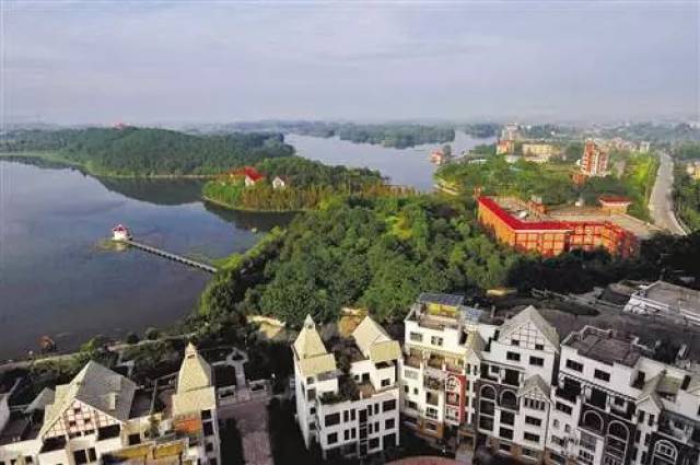 大足区玉龙镇龙水湖