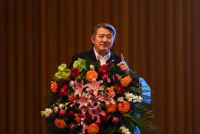 "会长"陈东升