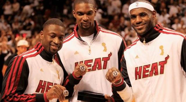 因病退役的龙王波什身体够猛,1米5娇妻再怀孕